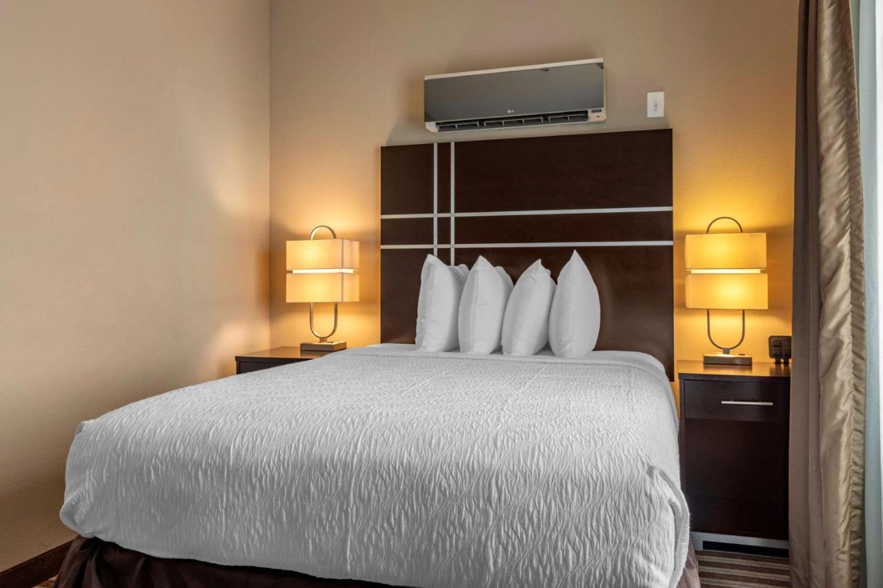 Best Western Plus North Odessa Inn & Suites Екстер'єр фото